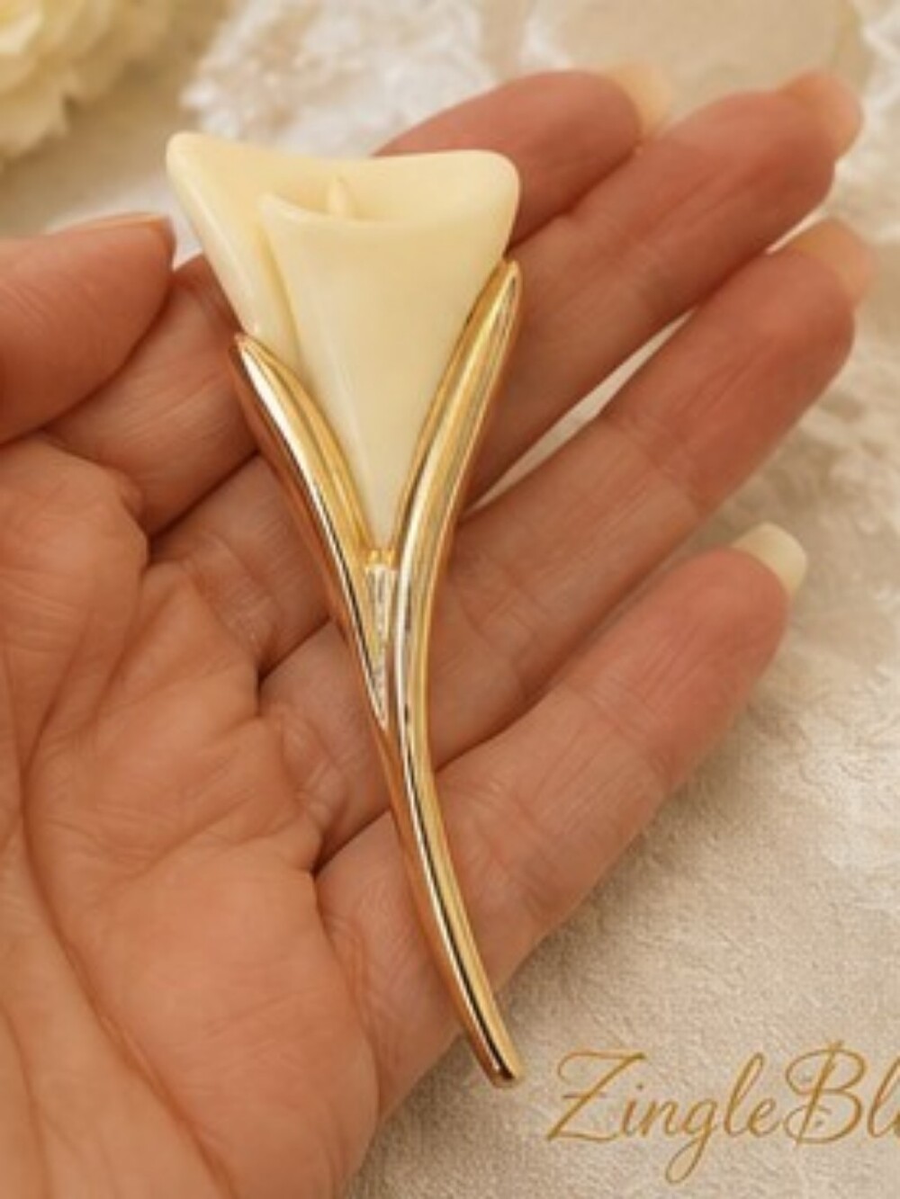 Vintage Ginnie Johansen 1988 Calla Lily Brooch Gold Plated Cream Resin Signed - Picture 5 of 10